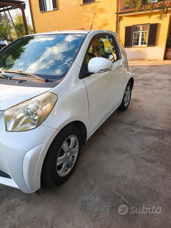 Usata Toyota iQ 98 CV (72 kW) 2009 Bianco Utilitaria