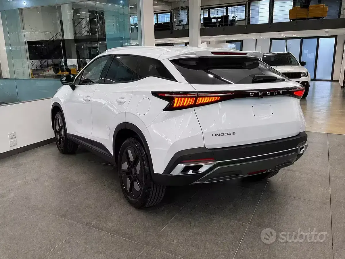 Usata Omoda 5 147 CV (108 kW) 2024 Bianco SUV