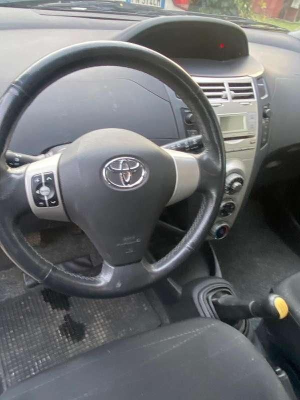 Usata Toyota Yaris 69 CV (50 kW) 2007 Utilitaria