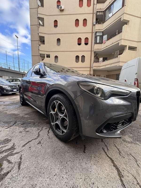 Usata Alfa Romeo Stelvio Super 190 CV (139 kW) 2018 SUV