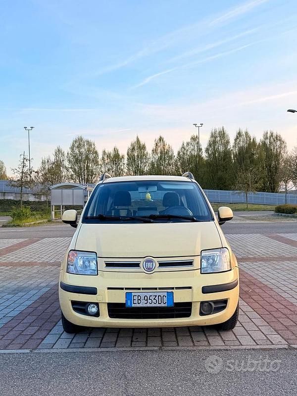 Usata Fiat Panda Dynamic 64 CV (47 kW) 2010 Giallo Utilitaria