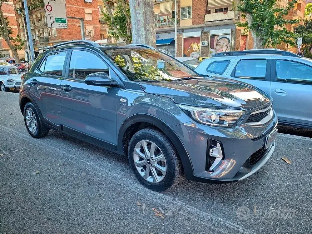Usata Kia Stonic 82 CV (60 kW) 2023 Grigio SUV