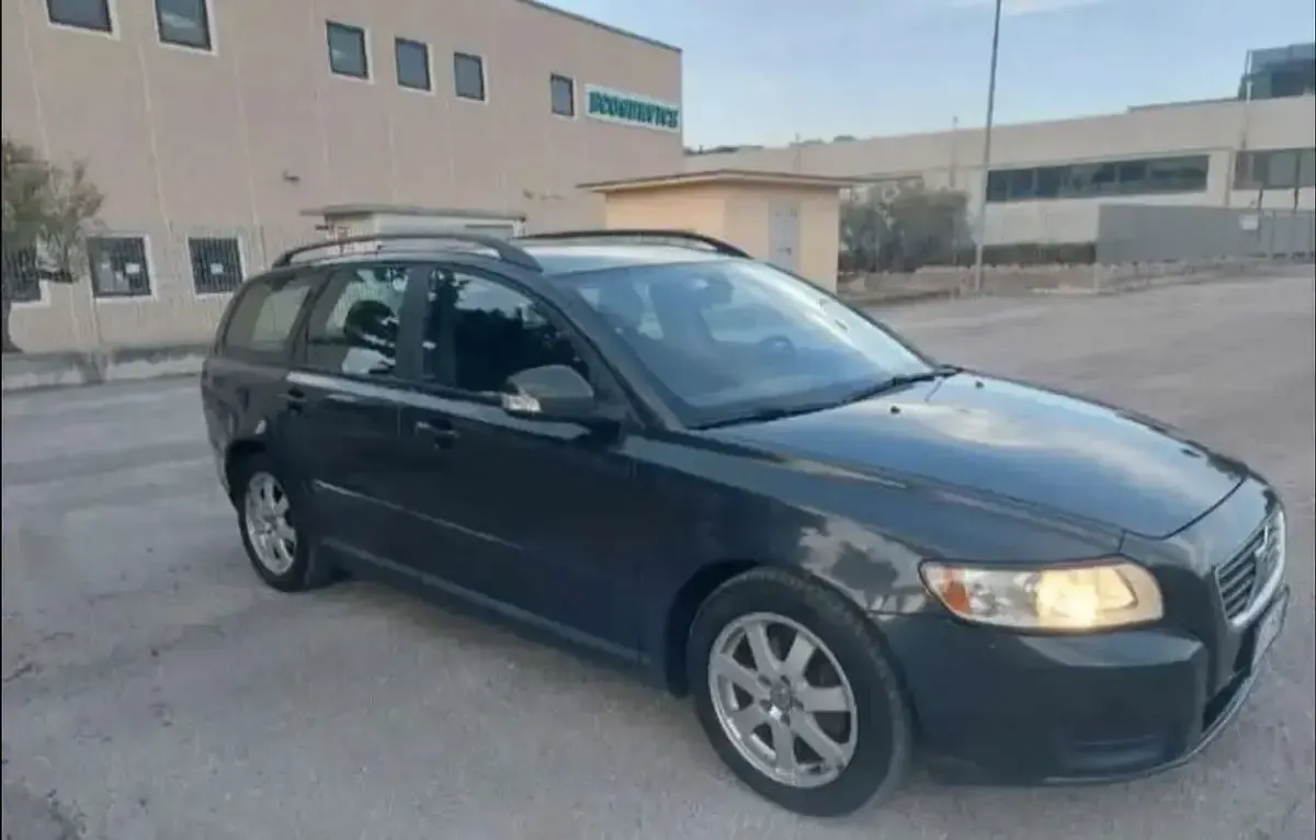 Usata Volvo V50 109 CV (80 kW) 2010 Grigio Station wagon