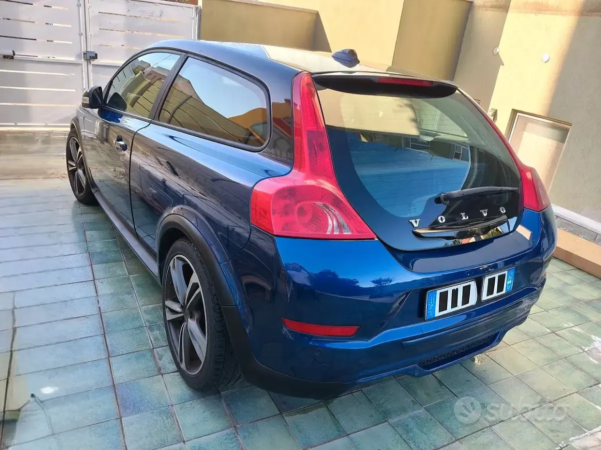 Usata Volvo C30 Summum 114 CV (83 kW) 2011 Bluazzurro Utilitaria