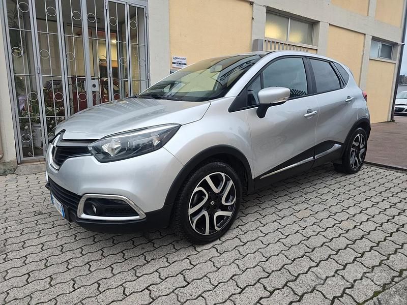 Usata Renault Captur 90 CV (66 kW) 2014 Grigio SUV