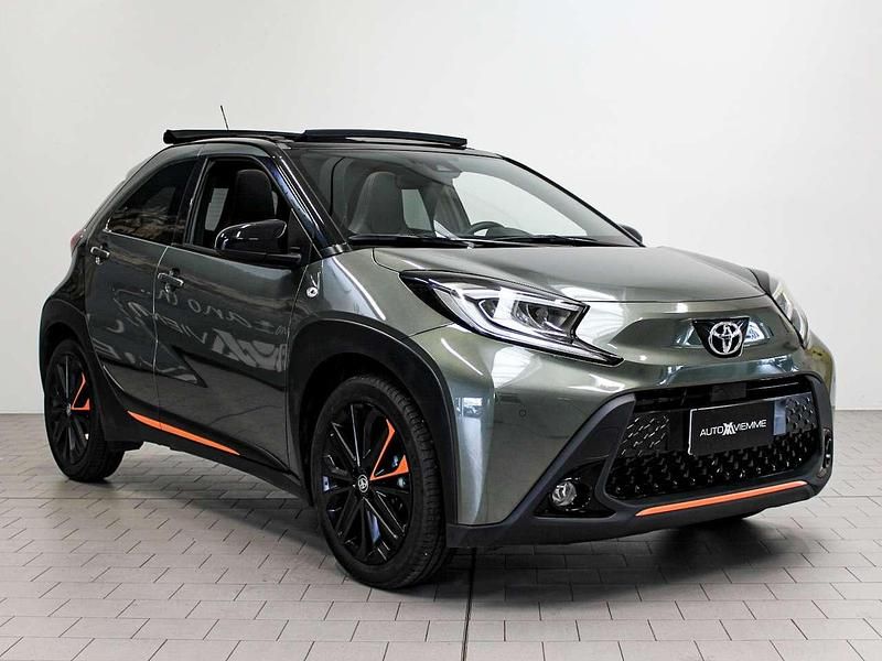 Usata Toyota Aygo Limited 72 CV (52 kW) 2022 Verde Utilitaria