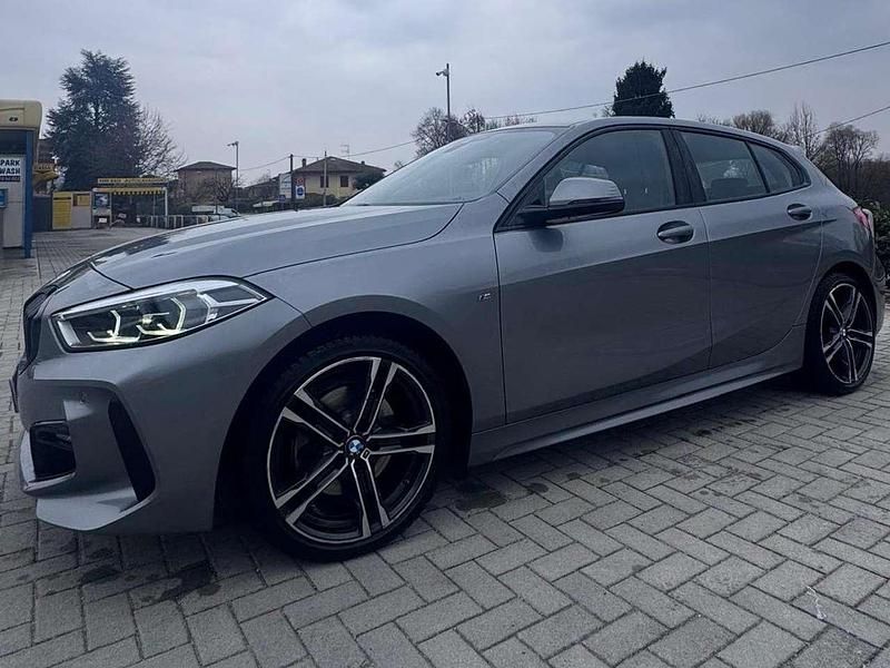 Usata BMW 116 M Sport 116 CV (85 kW) 2023 Grigio Utilitaria