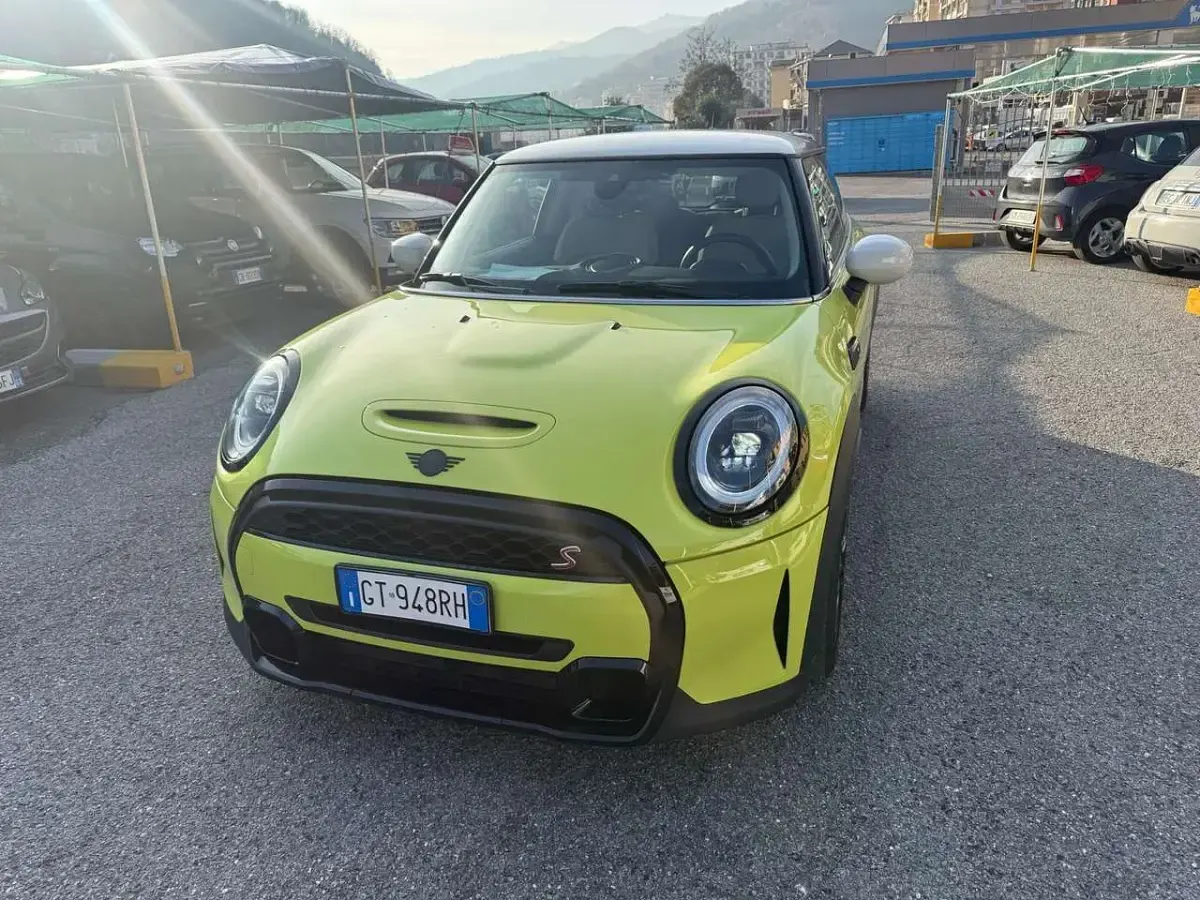 Usata Mini Cooper S Resolute Edition 178 CV (130 kW) 2022 Giallo Utilitaria