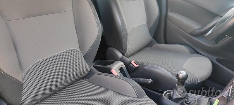 Begagnad Citroën C3 PureTech 82 HK (60 kW) 2015 Svart Halvkombi