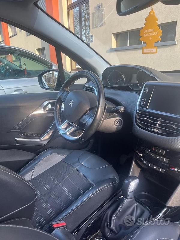 Usata Peugeot 2008 Allure 2018 Grigio SUV