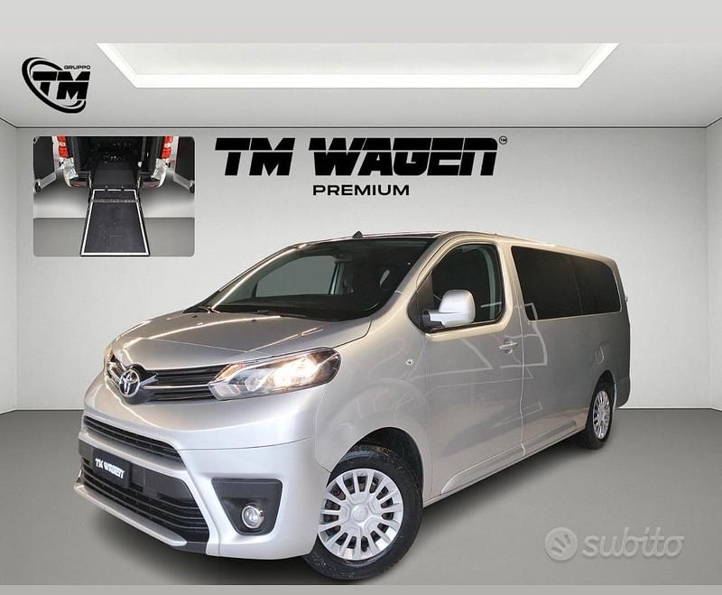 Usata Toyota Proace Verso Lounge 150 CV (110 kW) 2017 Argento Station wagon
