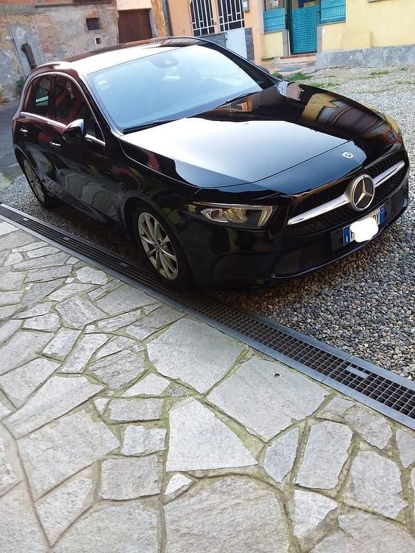 Usata Mercedes A160 109 CV (80 kW) 2019 Nero Berlina