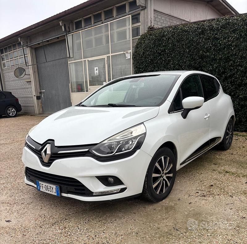 Usata Renault Clio IV Intens 75 CV (55 kW) 2016 Other Berlina