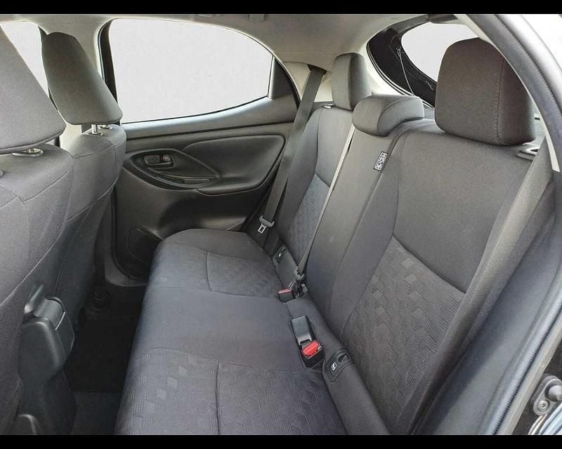 Usata Toyota Yaris Hybrid Active 92 CV (67 kW) 2025 Nero Utilitaria