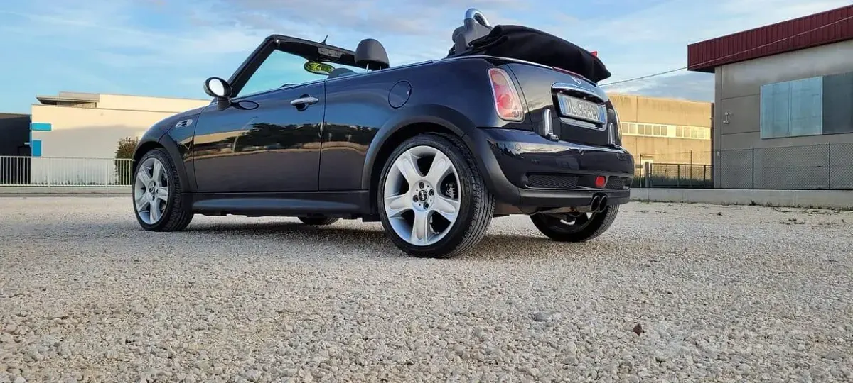 Usata Mini Cooper S Cabriolet 170 CV (125 kW) 2007 Nero Cabrio
