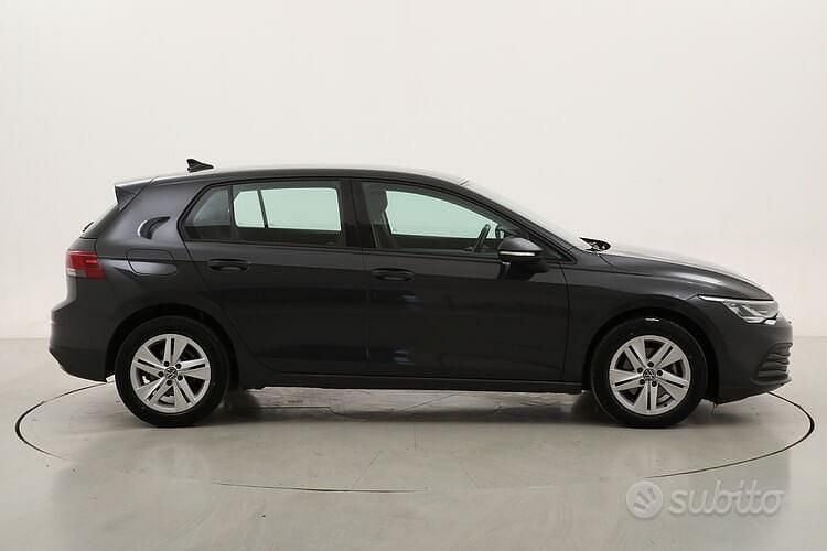 Usata VW Golf VIII Life 116 CV (85 kW) 2022 Grigio Berlina