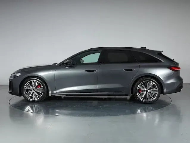 Nuova Audi A5 S-Line 204 CV (150 kW) 2025 Grigio daytona perla Station wagon