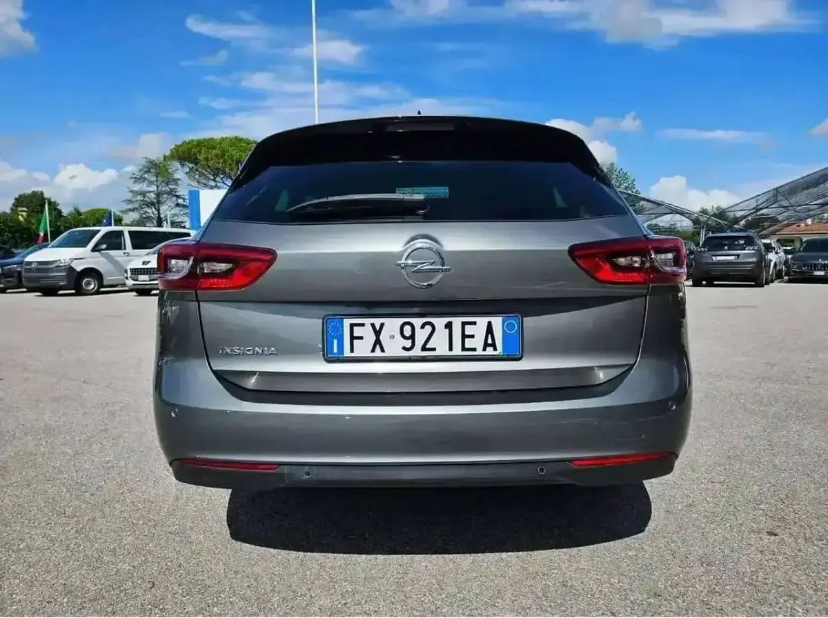 Usata Opel Insignia Innovation 136 CV (100 kW) 2019 Grigio Station wagon