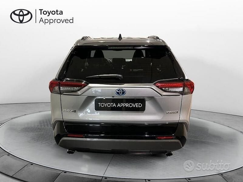 Usata Toyota RAV4 Hybrid Style 218 CV (160 kW) 2022 Grigio SUV