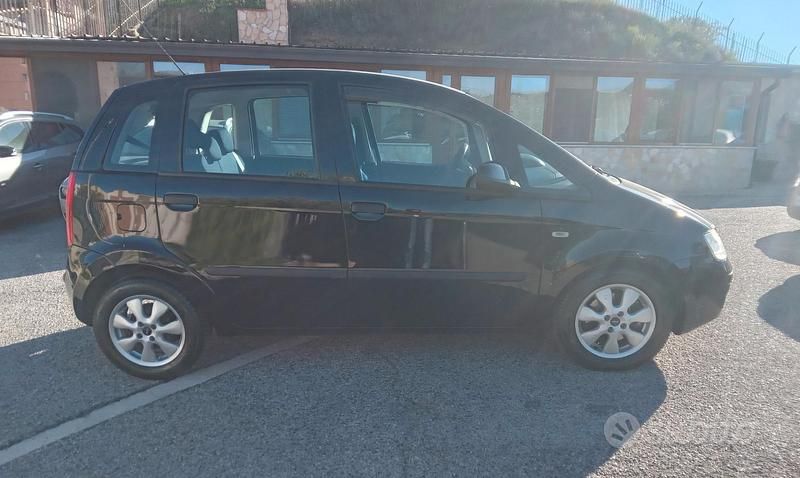 Usata Fiat Idea Dynamic 95 CV (69 kW) 2011 Nero Monovolume