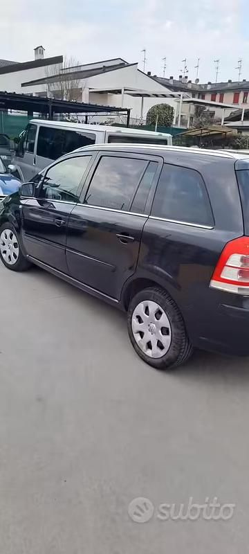 Usata Opel Zafira 150 CV (110 kW) 2014 Nero Monovolume
