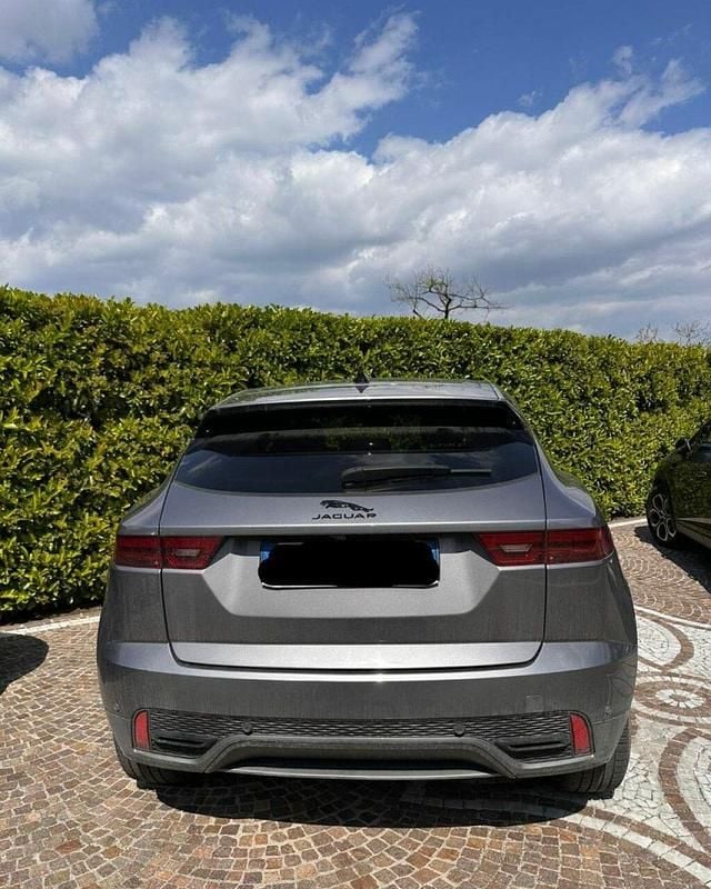 Usata Jaguar E-Pace R-Dynamic 163 CV (119 kW) 2024 Grigio SUV