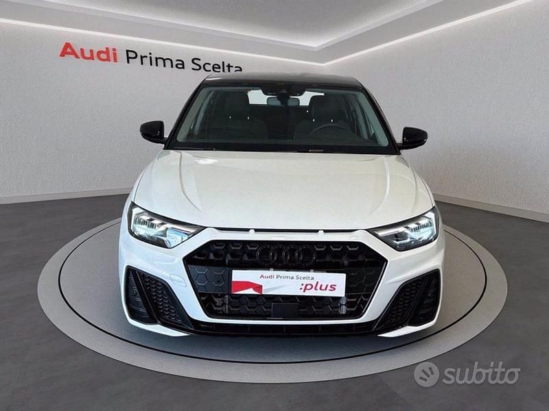 Nuova Audi A1 Sportback Ambiente 116 CV (85 kW) 2025 Bianco ghiaccio metalizzato/te Utilitaria