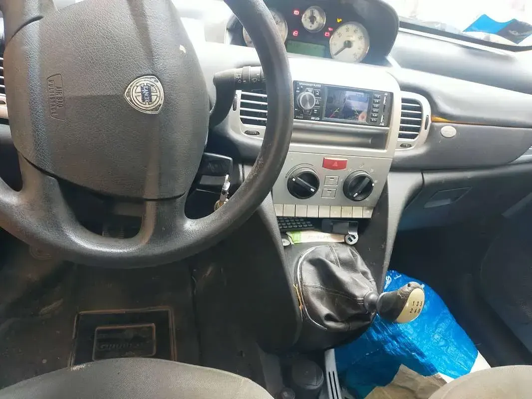 Usata Lancia Ypsilon 60 CV (44 kW) 2007 Nero Utilitaria
