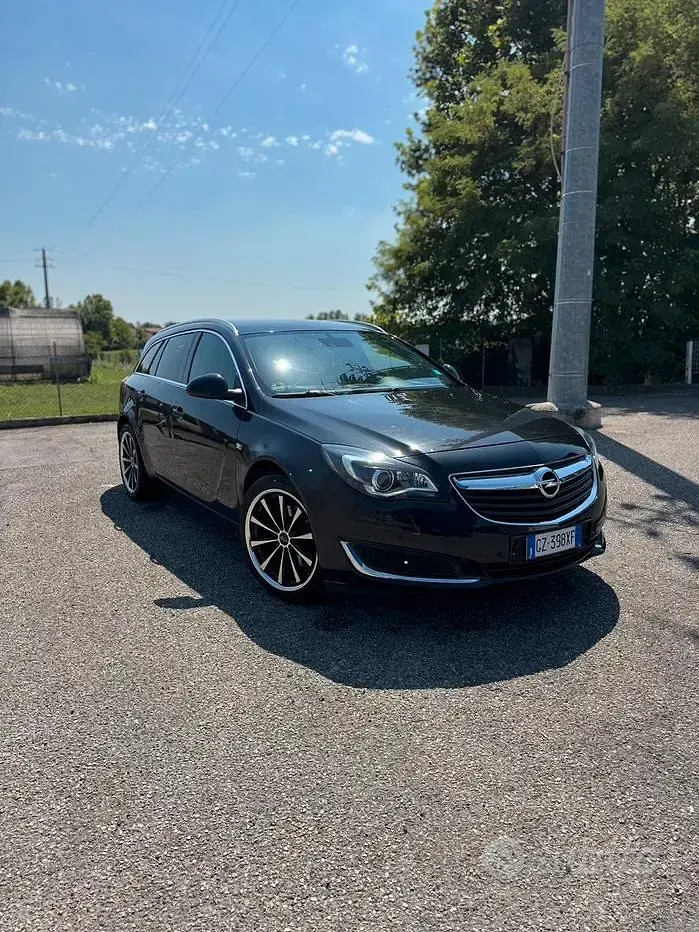 Usata Opel Insignia 170 CV (125 kW) 2015 Nero Station wagon