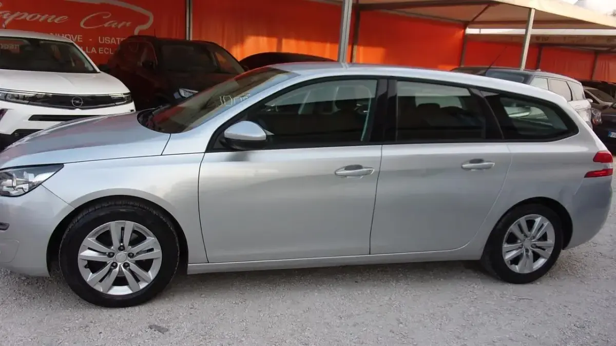 Usata Peugeot 308 Business-Line 120 CV (88 kW) 2015 Argento Station wagon