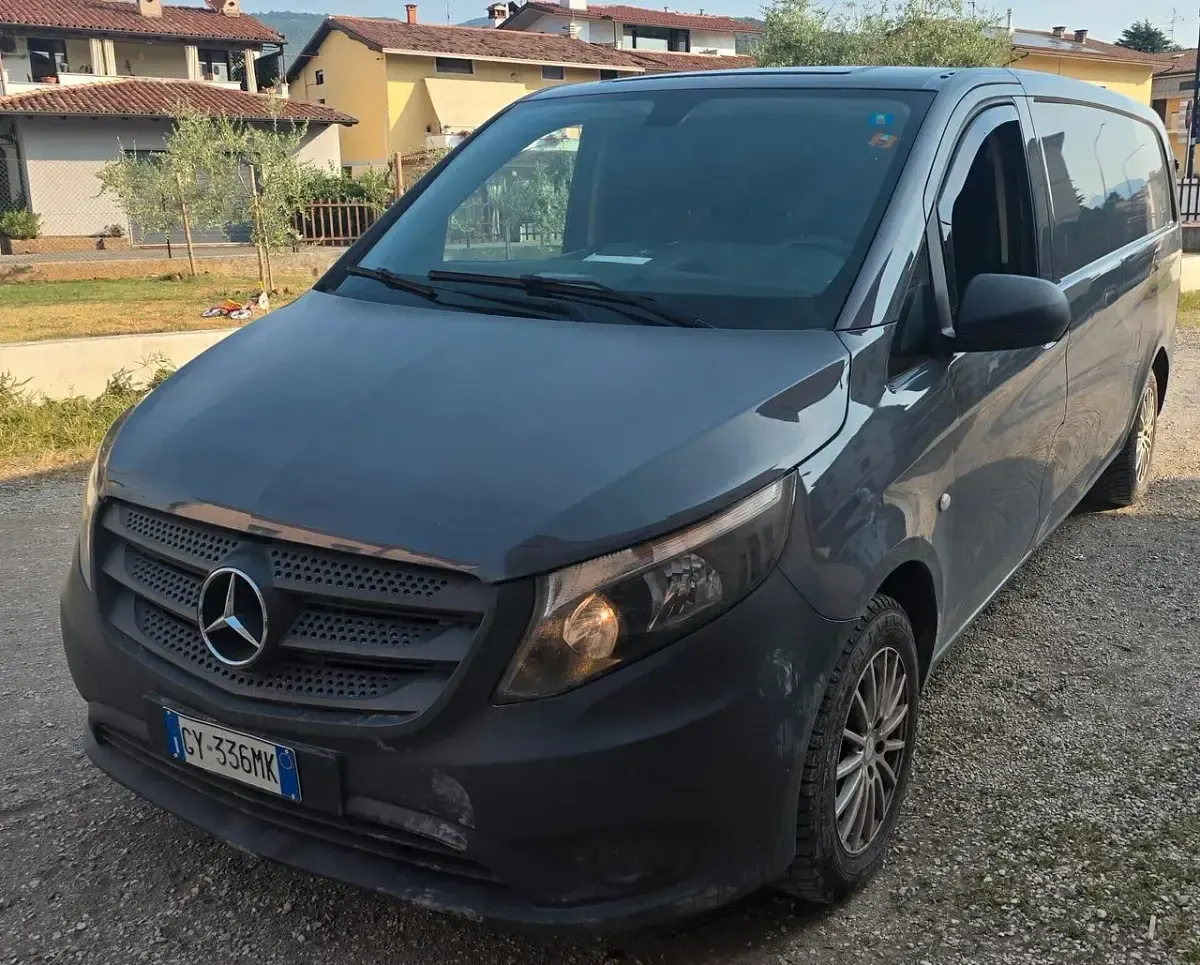 Usata Mercedes Vito 136 CV (100 kW) 2017 Grigio Furgone