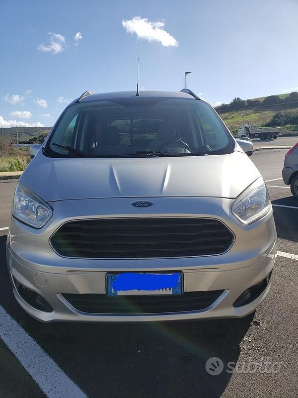 Usata Ford Tourneo Courier 95 CV (69 kW) 2016 Grigio Monovolume