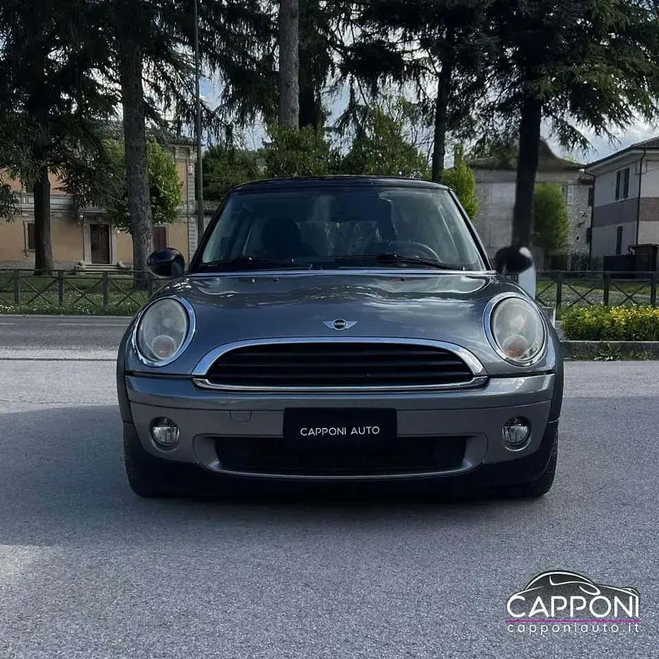 Begagnad Mini ONE 75 HK (55 kW) 2010 Grå Halvkombi