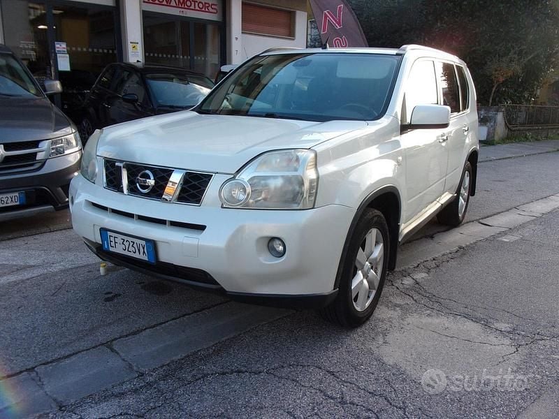 Bianco Usata 2010 Nissan X-Trail SUV | 6500 € (Buon prezzo) - Immagine 1/4