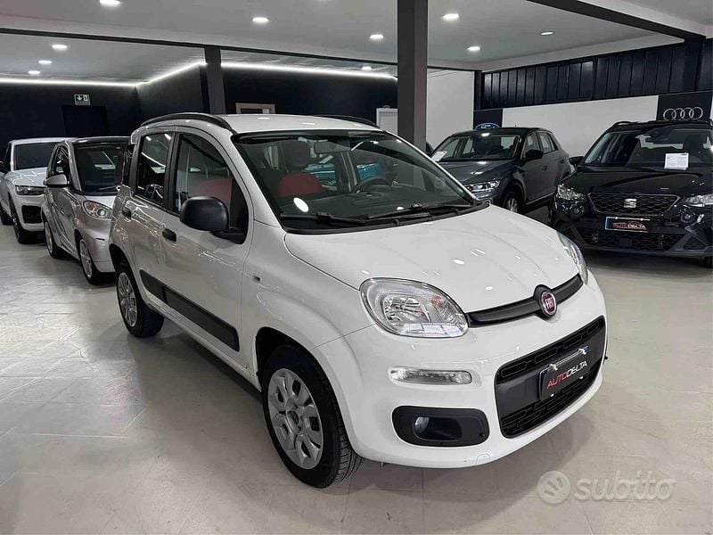 Usata Fiat Panda Lounge 71 CV (52 kW) 2020 Bianco Utilitaria