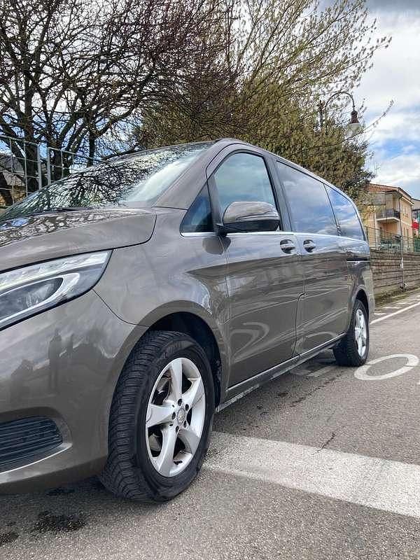 Usata Mercedes V220 163 CV (119 kW) 2016 Marrone Monovolume