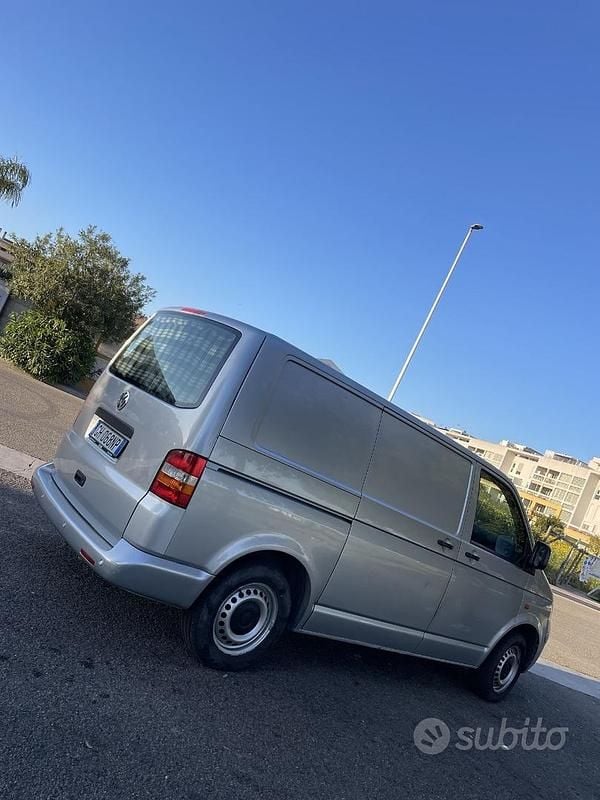 Usata VW Transporter Comfortline 173 CV (127 kW) 2008 Grigio Furgone