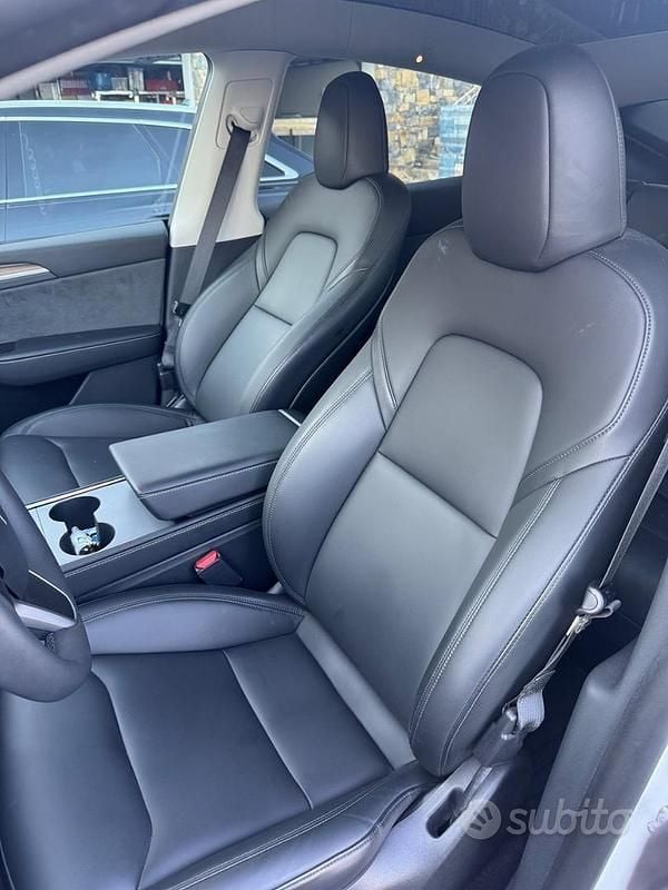 Occasion Tesla Model Y 219 kW (299 ch) 2024 Blanc SUV