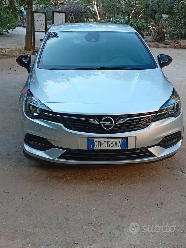 Argento Usata 2020 Opel Astra GS Line Tre volumi | 12.999 € (Buon prezzo) - Immagine 1/4