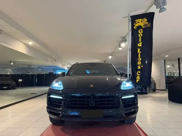 Usata Porsche Cayenne 340 CV (250 kW) 2005 Nero metallizzato SUV