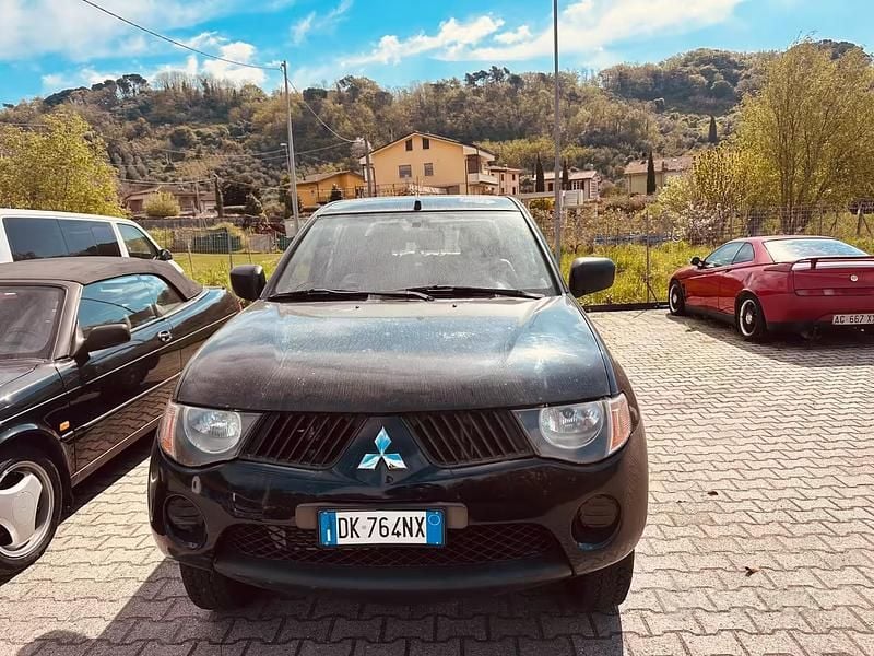 Usata Mitsubishi L200 Intense 136 CV (100 kW) 2007 Nero Pick-up
