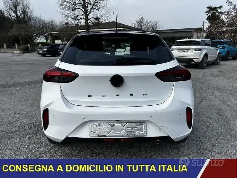 Usata Opel Corsa 101 CV (74 kW) 2024 Bianco Utilitaria