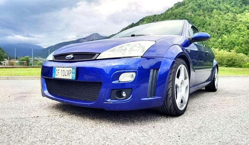 Usata Ford Focus RS 215 CV (158 kW) 2003 Blu/azzurro Berlina
