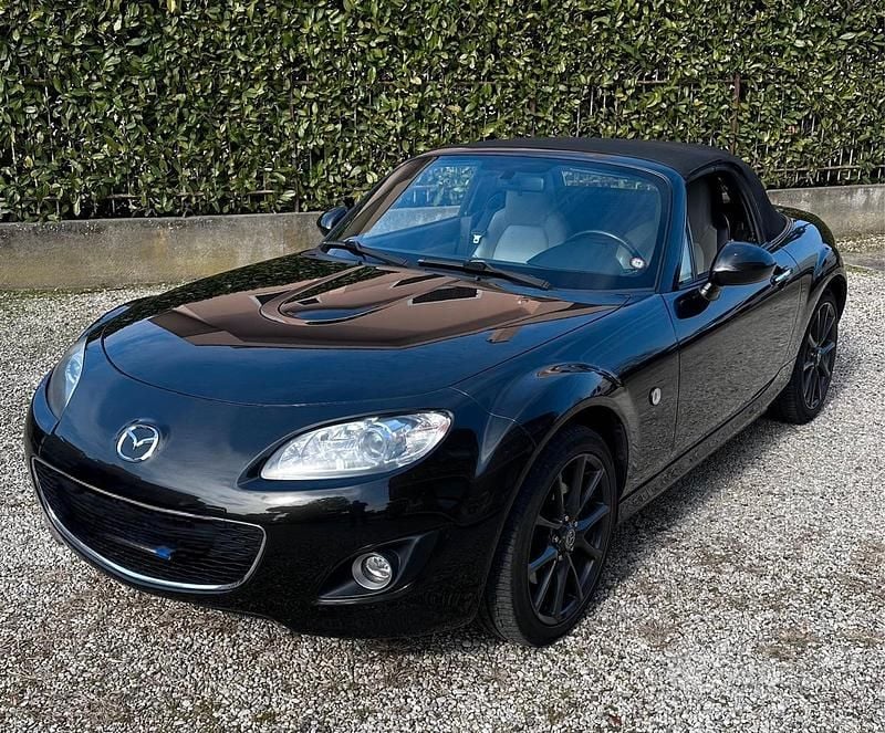 Usata Mazda MX5 126 CV (92 kW) 2011 Nero Cabrio