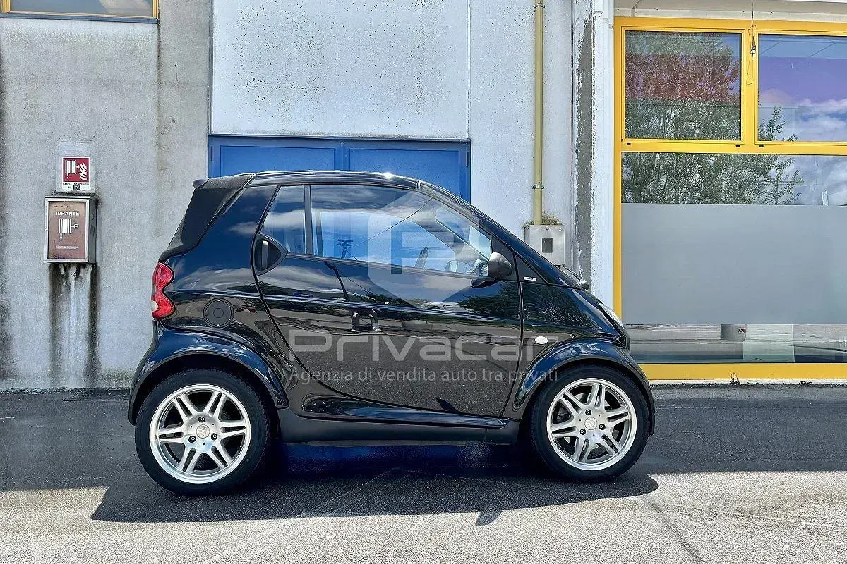 Usata Smart ForTwo Cabrio Pulse 61 CV (44 kW) 2006 Nero Cabrio