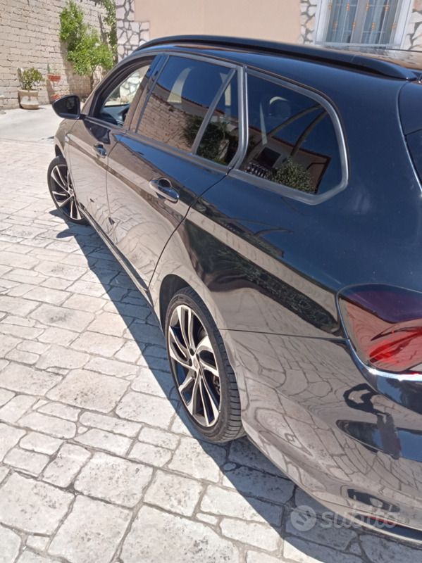 Usata Fiat Tipo 120 CV (88 kW) 2019 Nero Station wagon