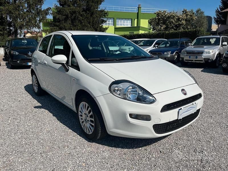 Bianco Usata 2015 Fiat Punto Easy Due volumi | 4300 € (Ottimo prezzo) - Immagine 1/4