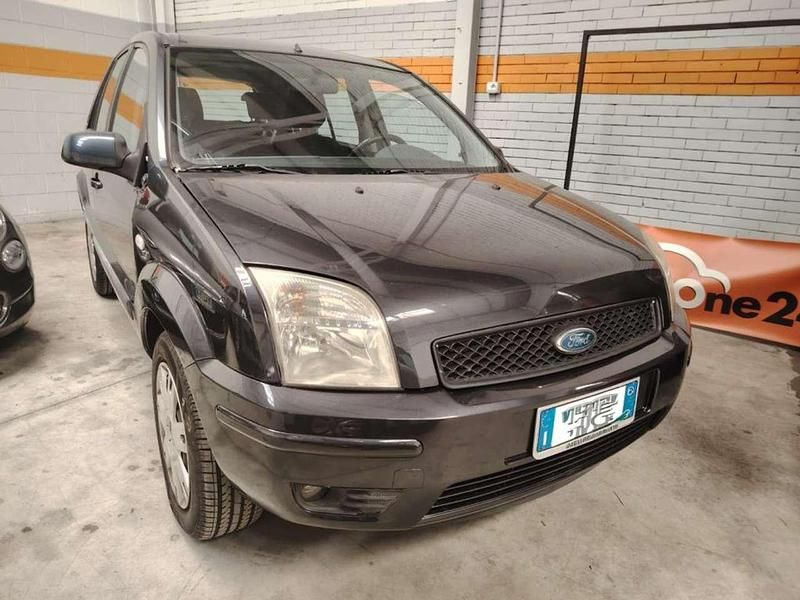 Usata Ford Fusion Titanium 80 CV (58 kW) 2008 Antracite metallizzato Utilitaria