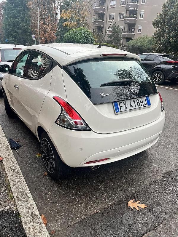 Bianco Usata 2019 Lancia Ypsilon Gold Due volumi | 7500 € - Immagine 1/4