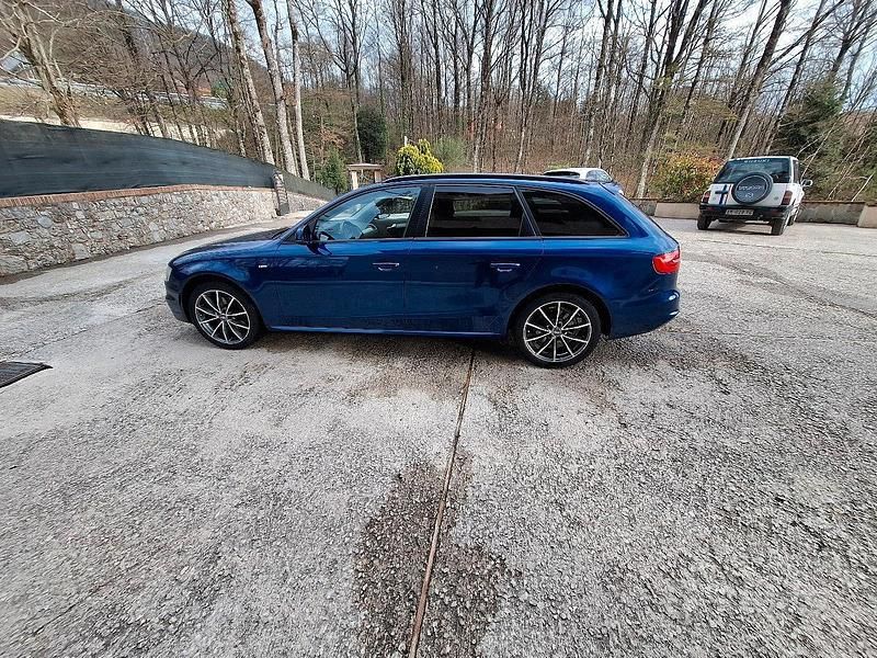 Occasion Audi A4 S-Line 143 PK (105 kW) 2012 Blauw Stationwagen